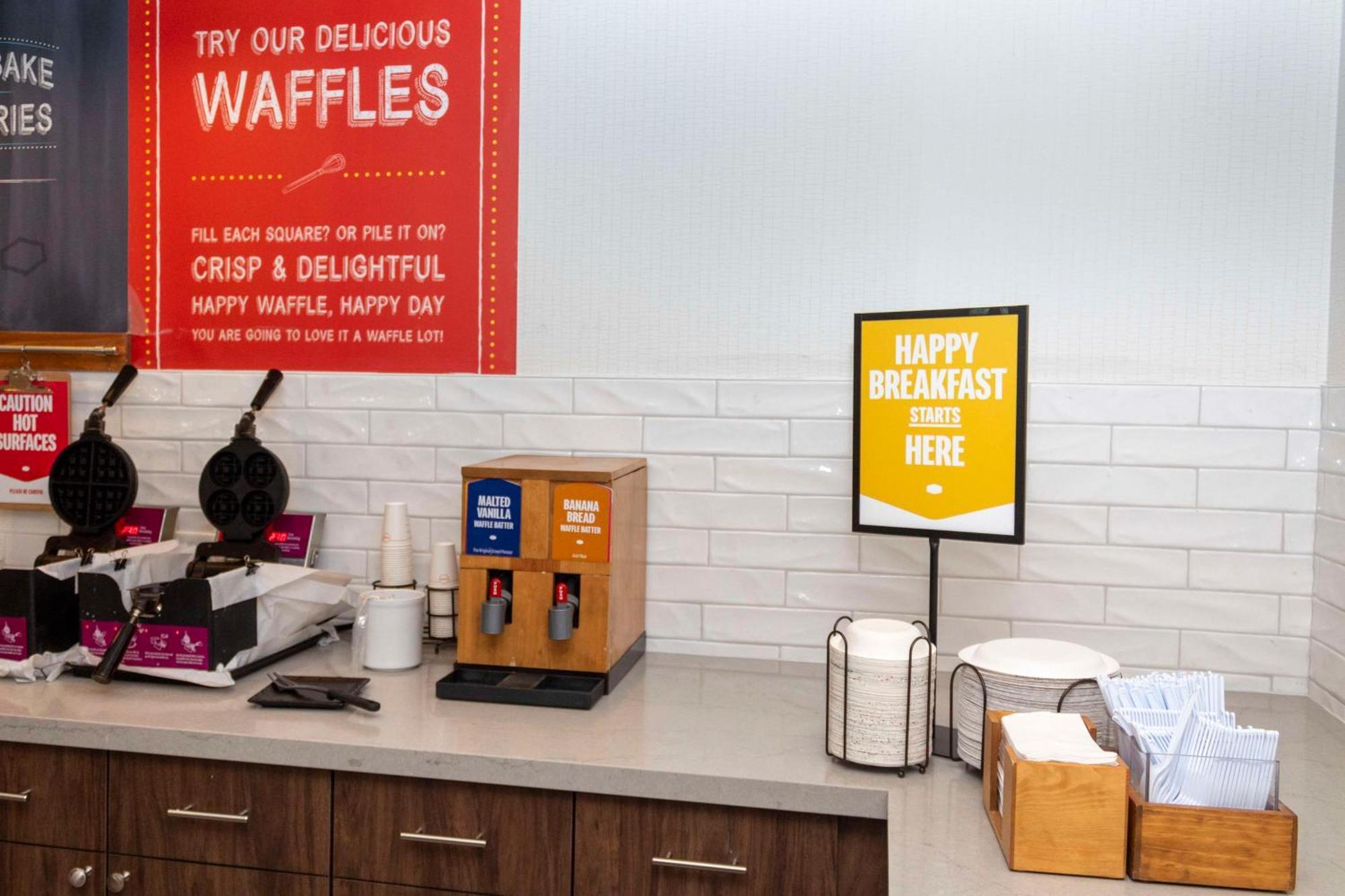 Hampton Inn & Suites Riverton Bagian luar foto