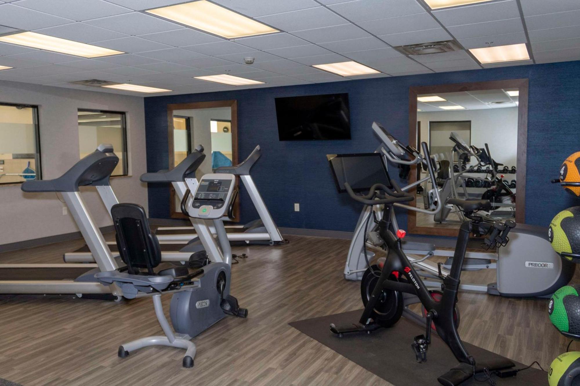 Hampton Inn & Suites Riverton Bagian luar foto