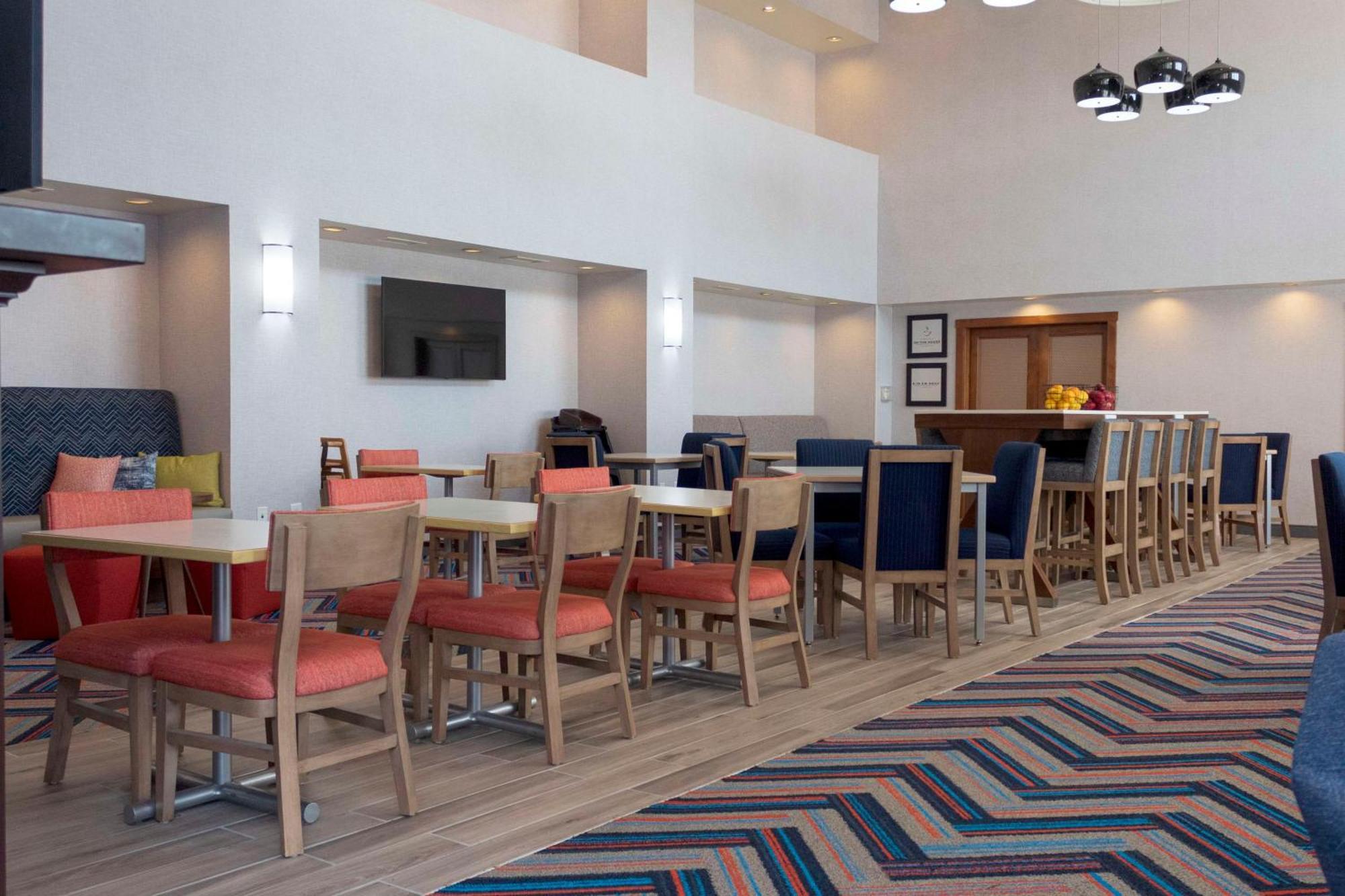 Hampton Inn & Suites Riverton Bagian luar foto