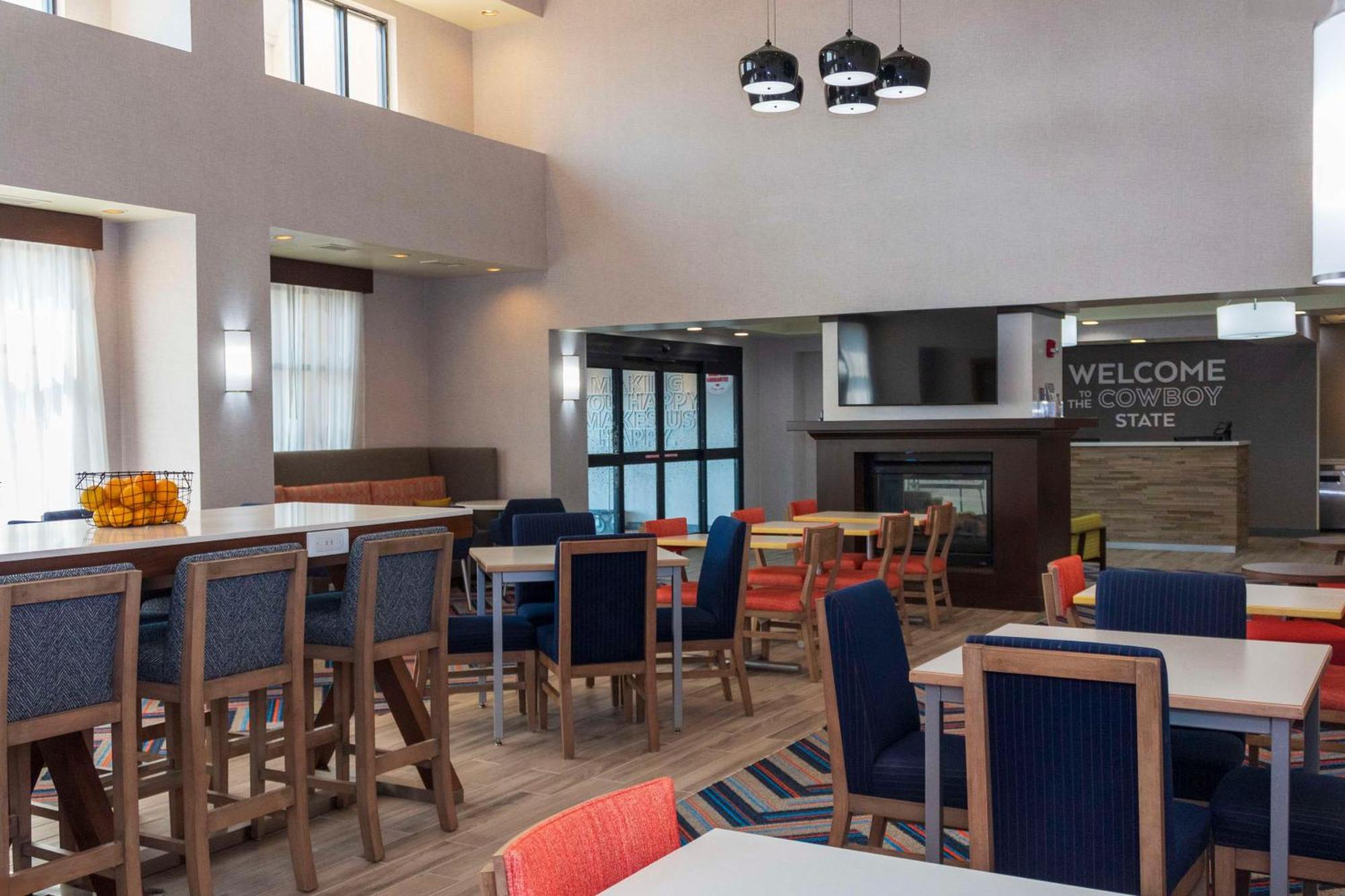 Hampton Inn & Suites Riverton Bagian luar foto